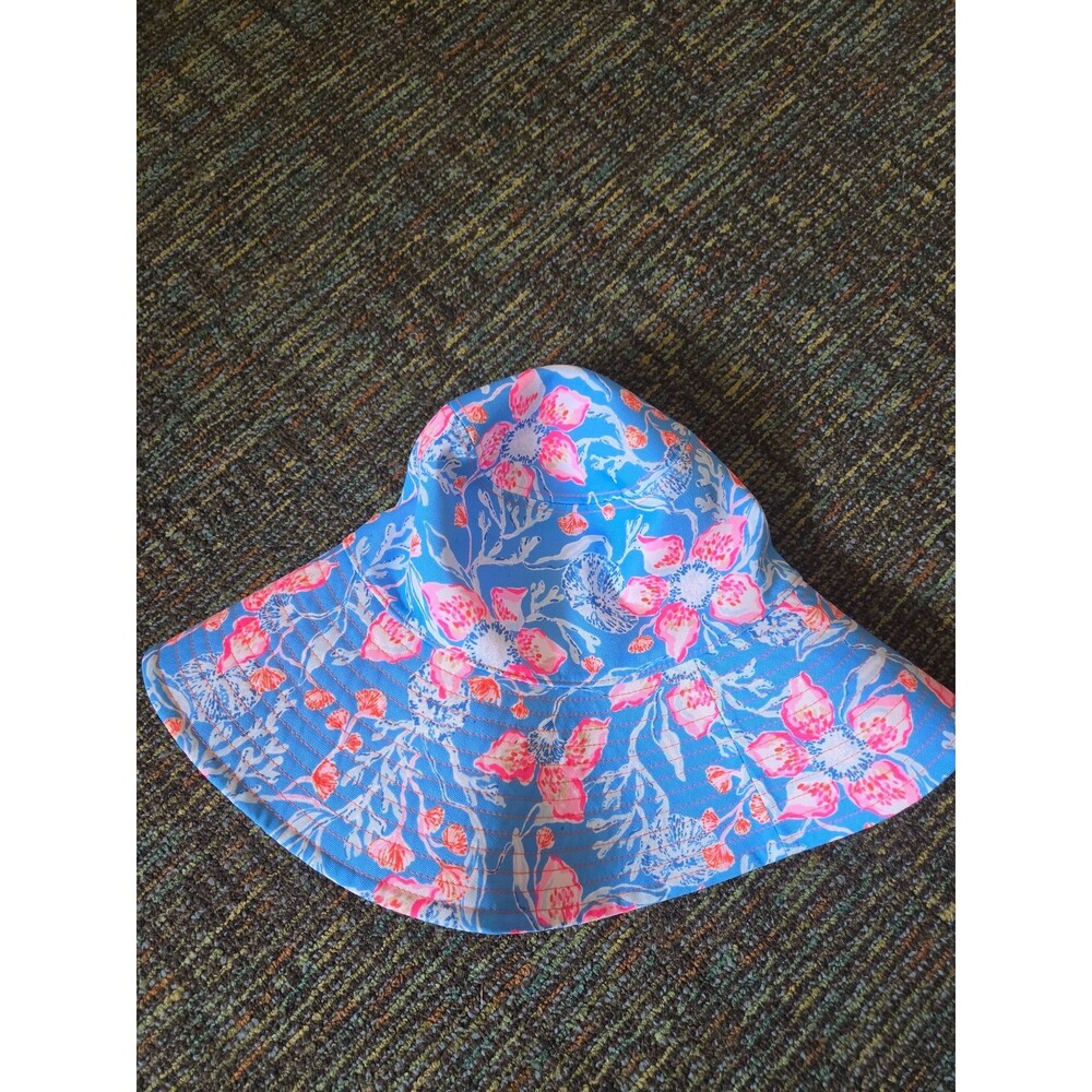 Lilly Pulitzer Reversible UPF 50+ Sun Bucket Hat in "Bahamian Rhapsody" Blue